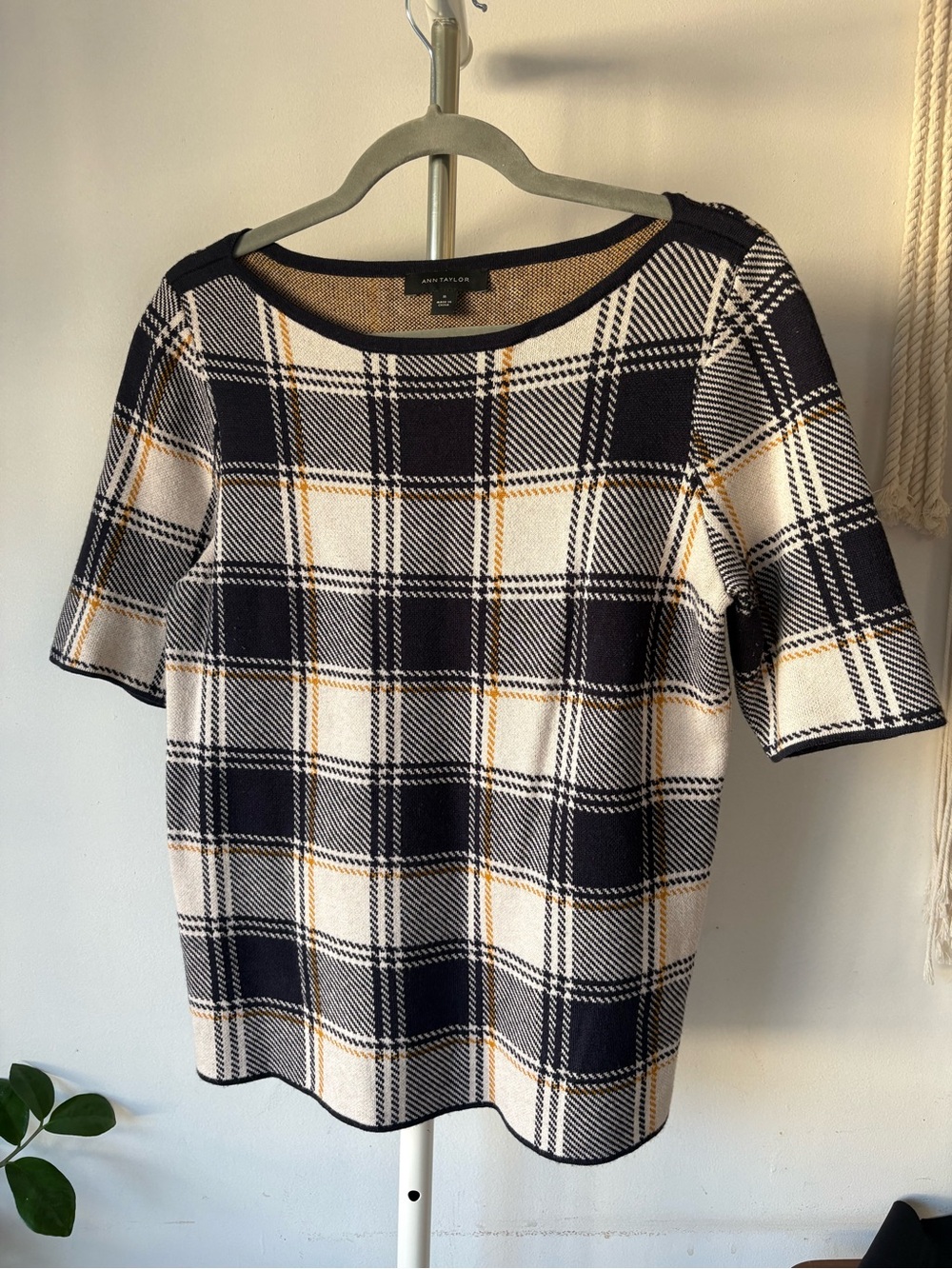 Ann Taylor Navy, White & Mustard Plaid Short Sleeve Knit Top